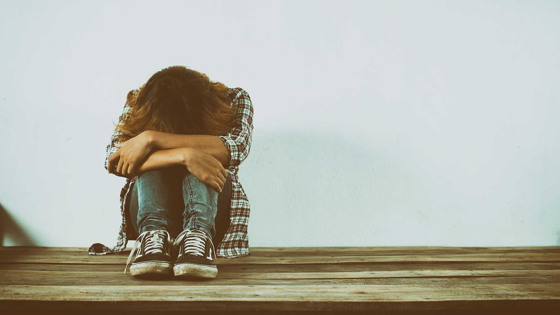 teenager feeling depressed 