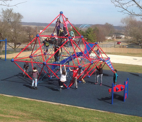 Rope Structure at Earl M. Lawson Elementary in Leavenworth, KS