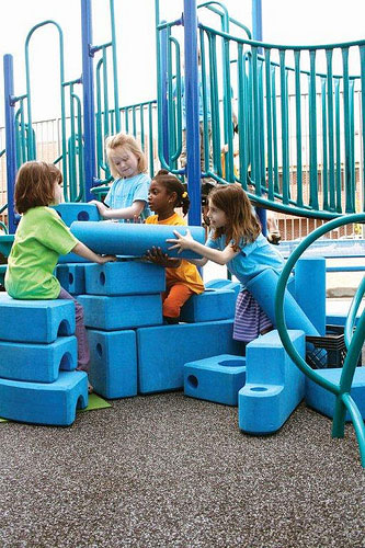 Kids playing with loose parts