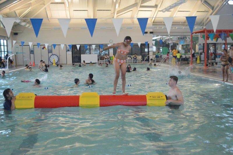 Log-rolling in the pool