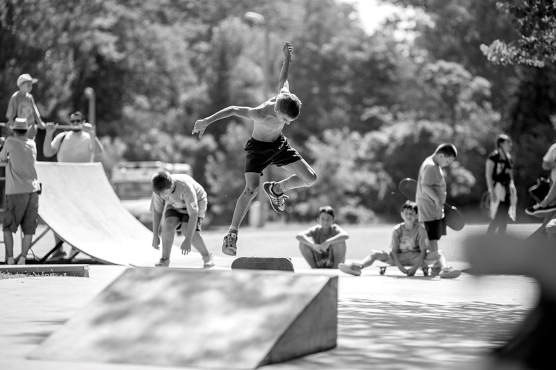 Kids on Skatepark