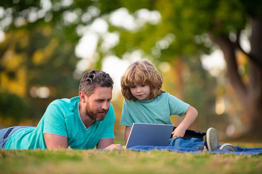 Ways to Get Tech-Loving Kids to Play Outside