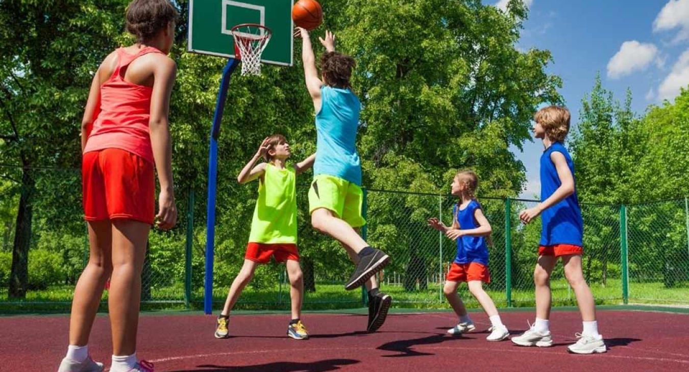 a serious basketball kid - Playground