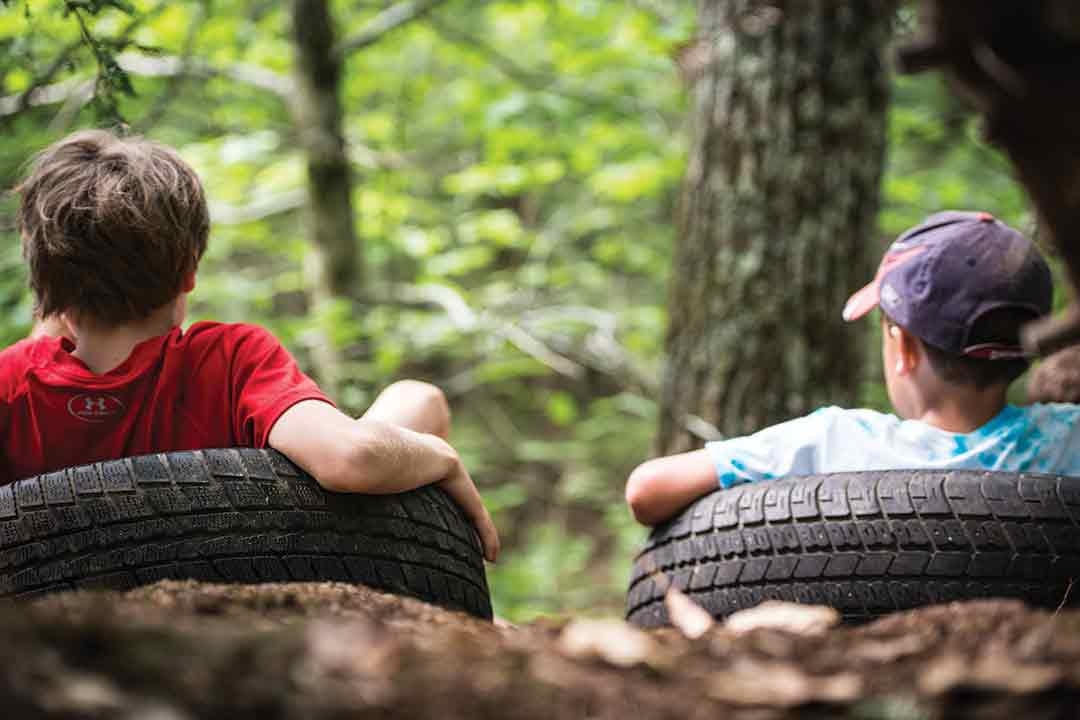 The Therapeutic Benefits of Free Play Outdoors 