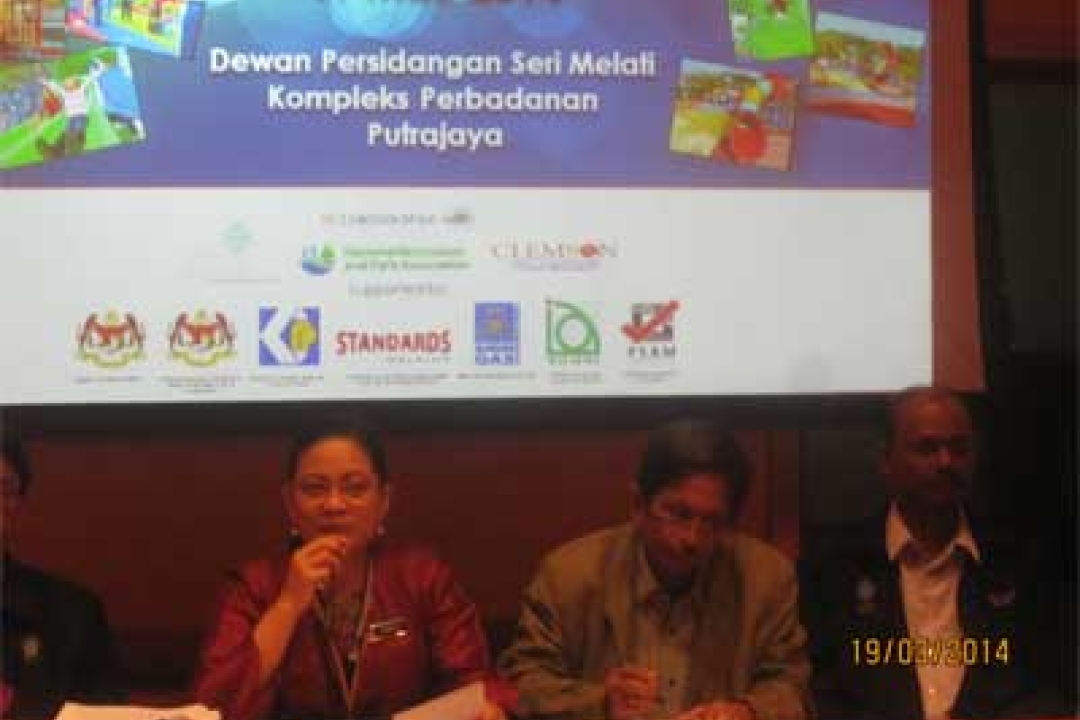 LAr. Noriah Binta Mat - Datuk LAr. Haji Shahoran bin Johan Ariffin