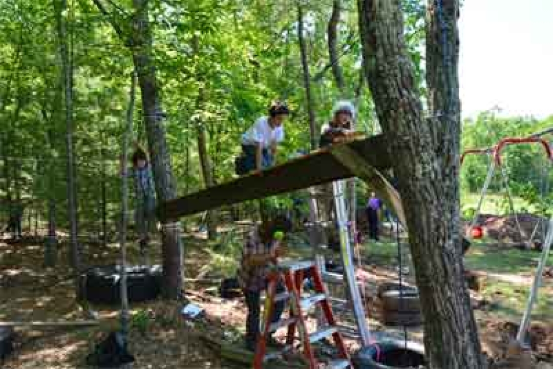 Kids building their own playground at Hudson Valley Sudbury School