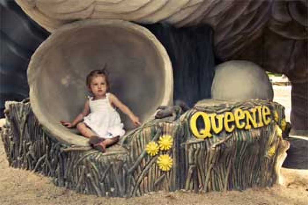 Queenie by Cre8Play