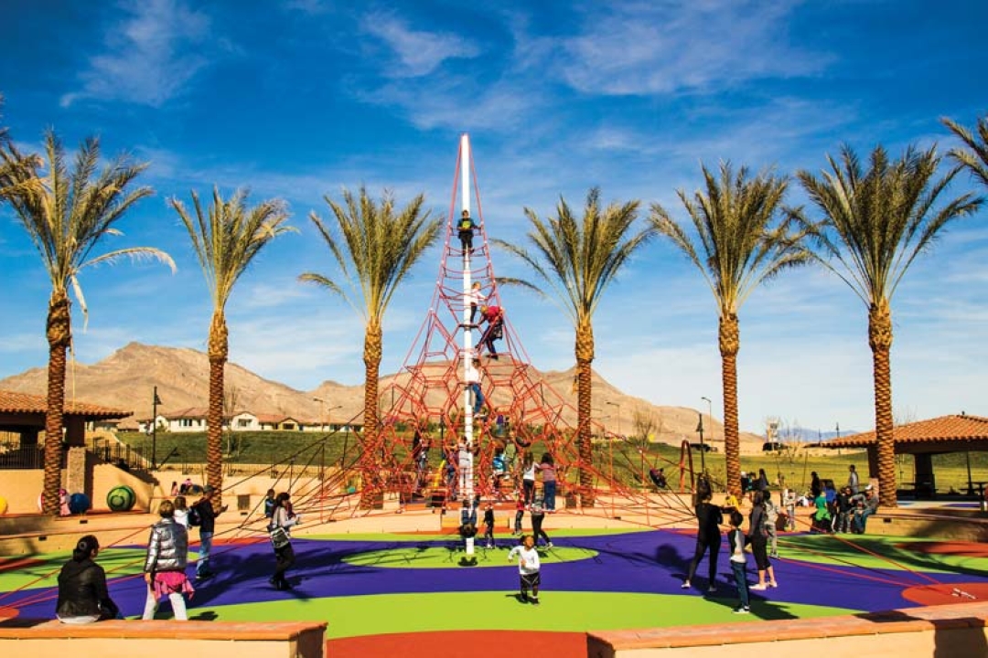Giant rope climber