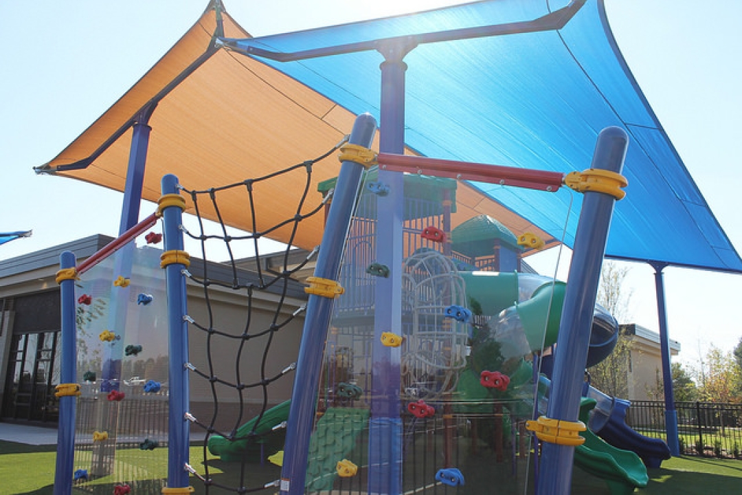 Playstructure with ropes and climbing walls by Noahs Playground