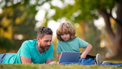 Ways to Get Tech-Loving Kids to Play Outside