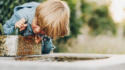 Why Drinking Water Is The Way to Go (for Kids)