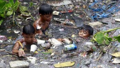 Unsafe play in polluted water
